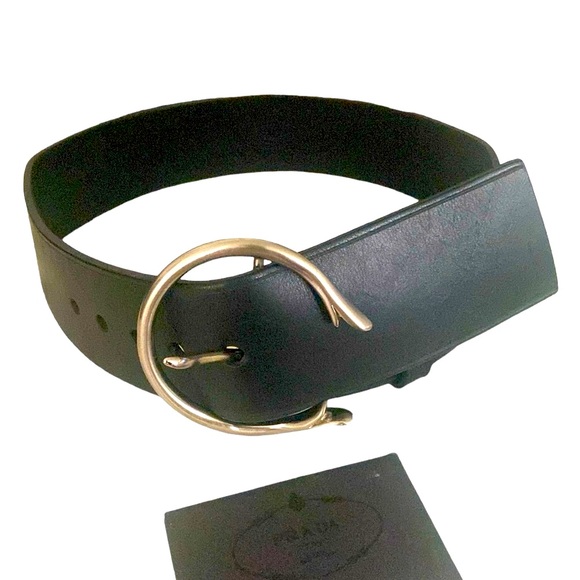 ⭐️⭐️AUTHENTIC VINTAGE PRADA BELT - see pics for serial number⭐️⭐️ - Picture 4 of 10